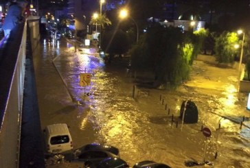 فيضانات جنوبي فرنسا تودي بحياة 12 شخصا (فيديو)