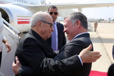 ملك الأردن يسلم السبسي المفتاح الذهبي للعاصمة عمان