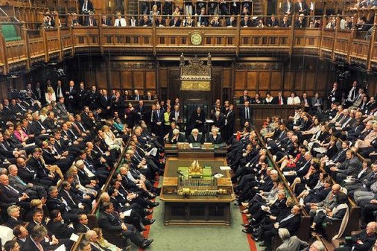 في أولى ضرباتها بسوريا.. بريطانيا تقصف نفط داعش