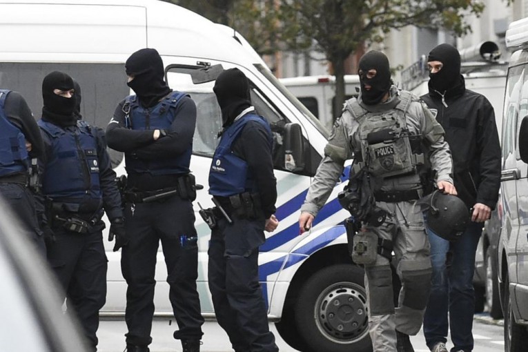 بروكسل.. اعتقال شخصين على خلفية هجمات باريس