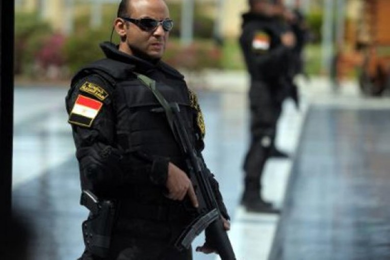 مصر: مسلحون يطلقون النار على حافلة للسياح بالجيزة