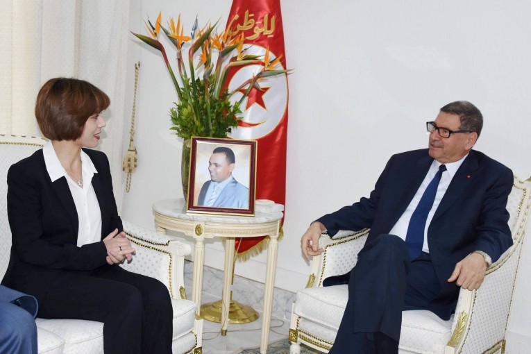 صورة الشهيد عبد العاطي عبد الكبير تُزيّنُ مكتب الحبيب الصيد