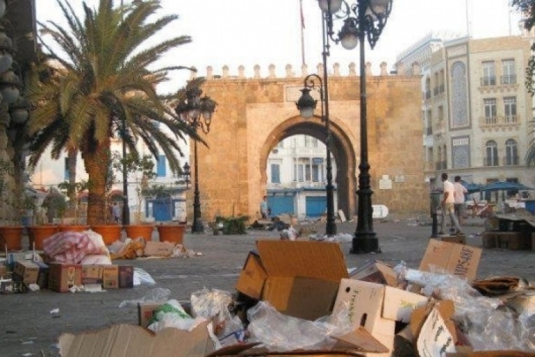 في قانون حفظ الصحة: خطية تصل لـ1000 دينار عقوبة إلقاء الفضلات عشوائيا