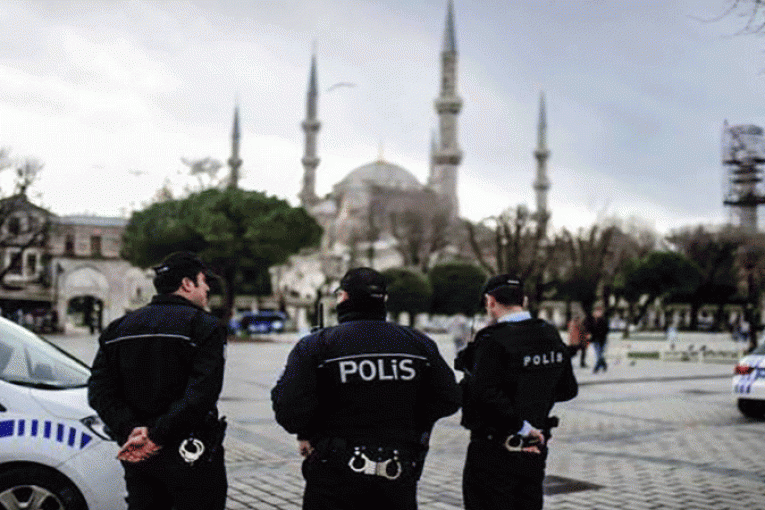 تركيا توافق على تسليم تونس ابن العميد فتحي بيوض ورفيقته