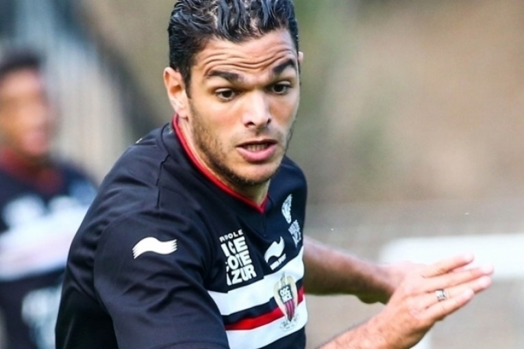 بن عرفة يمضي عقد بموسمين لباريس سان جرمان