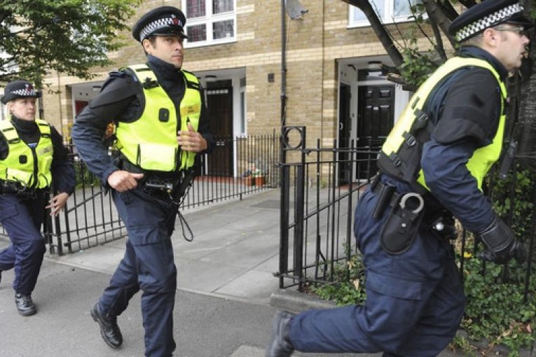 الشرطة البريطانية: مقتل 3 بالرصاص في لينكولنشير