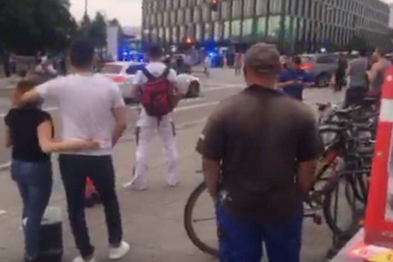 ألمانيا:15 قتيلا بهجوم مسلح على مركز تسوق في ميونيخ  (صور+فيديو)