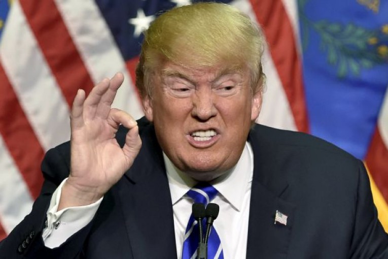 ترامب يطرد كبير مستشاريه