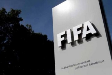 الاتحاد الدولي لكرة القدم تطالب بإيقاف الرئيس السابق لجامعة جنوب إفريقيا لكرة القدم