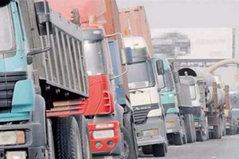 رسمي: تعريفات جديدة لنقل البضائع عبر الطرقات