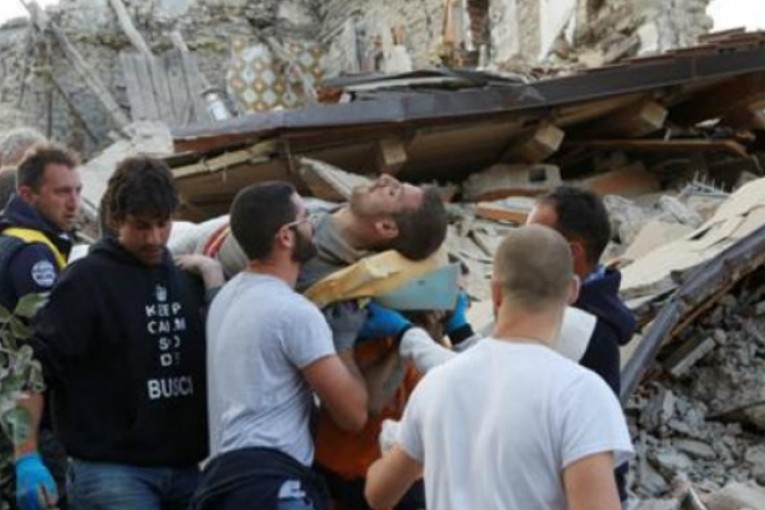 ارتفاع قتلى زلزال إيطاليا إلى 38 على الأقل