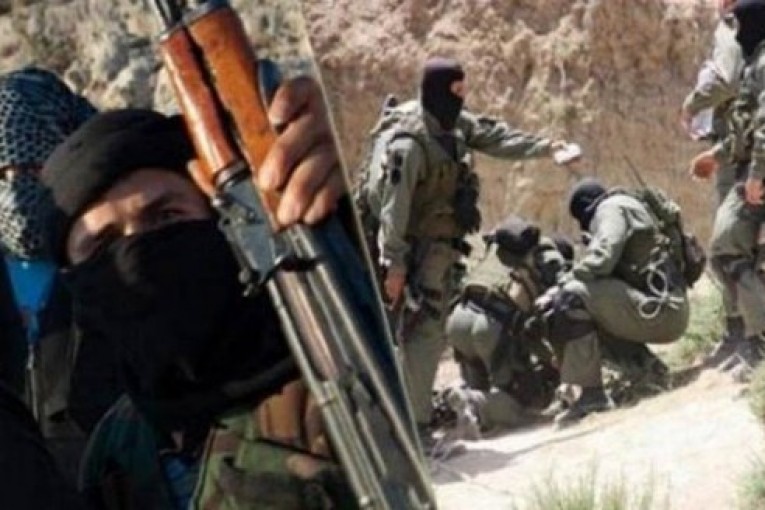 الكشف عن مخيم لإرهابيين وإصابة عسكري في اشتباكات بجبال الكاف