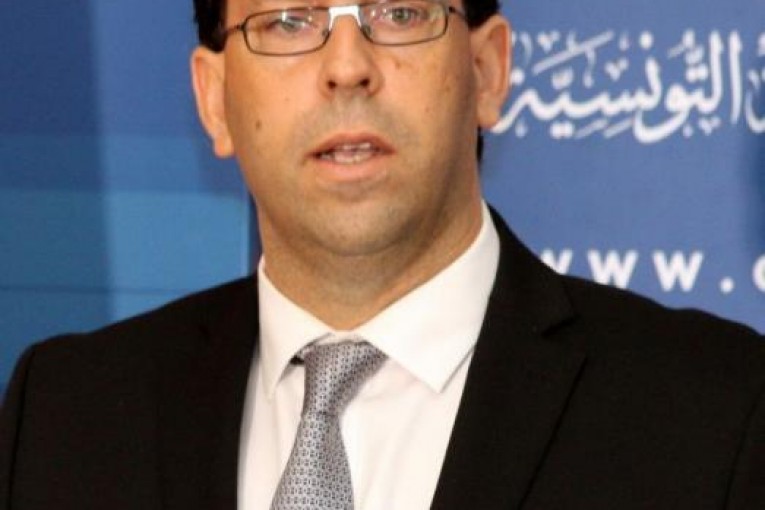 الانطلاق في تنفيذ برنامج “عقد الكرامة” الذي سيشمل 25 ألفا من طالبي الشغل من أصحاب الشهائد العليا بمنحهم أجورا شهرية