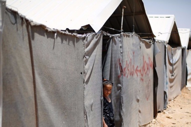 تفجير انتحاري بمخيم للاجئين على الحدود السورية الأردنية