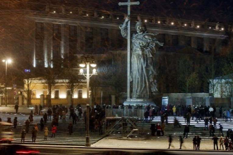 روسيا : بوتين يدشن تمثال فلاديمير العظيم