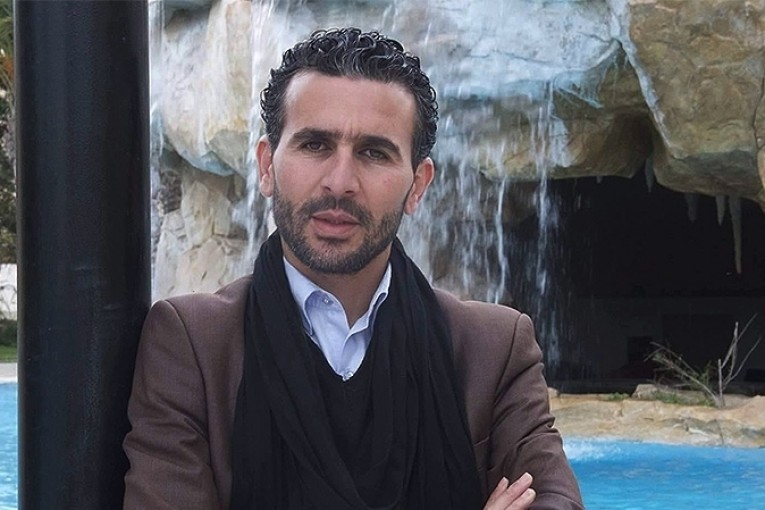 يعاني من مرض خطير: الإعلامي والكاتب وليد الزريبي يرقد في المستشفى