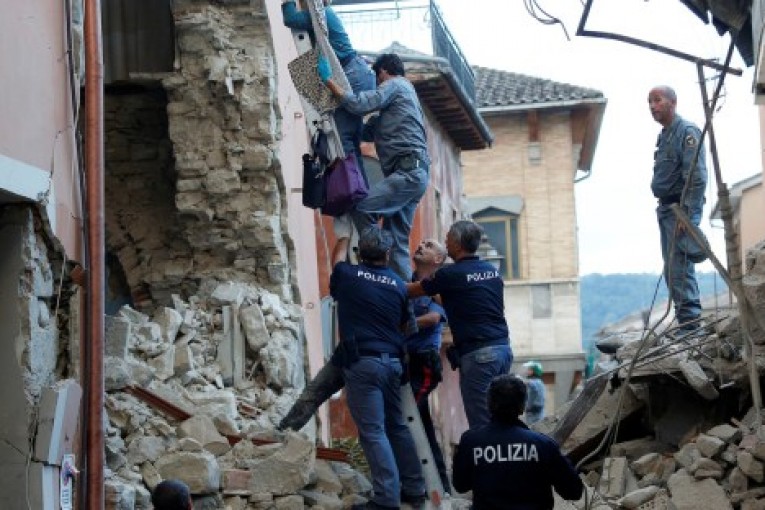 زلزال بقوة 5 درجات يضرب مجدّدا وسط إيطاليا