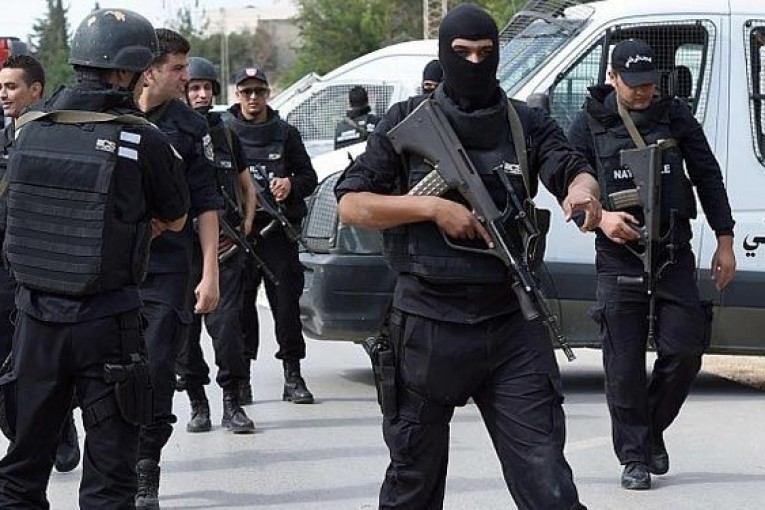 جندوبة : تفكيك خلية ارهابية تتواصل مع ارهابيين بجبال جندوبة والكاف و داعش