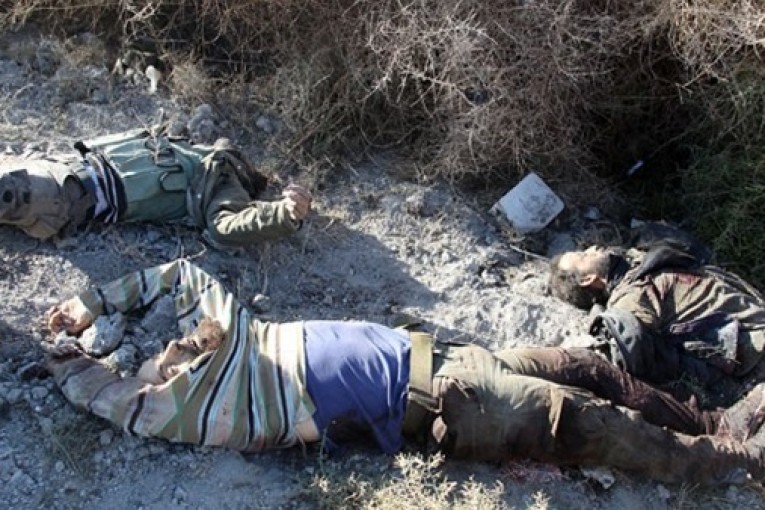 انتشال 266 جثة لمقاتلي “داعش” وأسر 30 إرهابيا في سرت الليبية