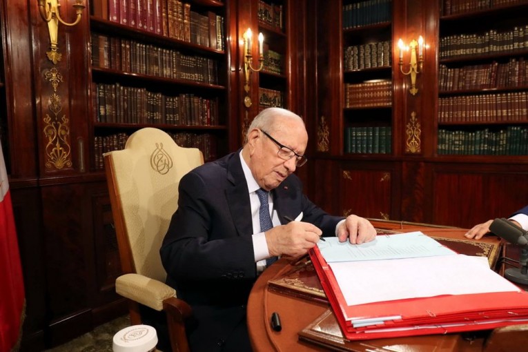 عفو رئاسي على 3706 سجين بمناسبة عيد الثورة