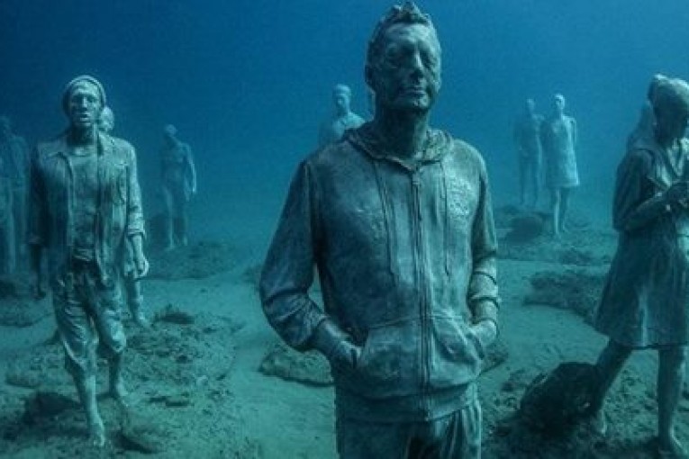 شاهد.. ما قصة أول متحف تحت الماء؟!