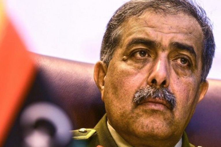 وثيقة / ليبيا : الحاكم العسكري يصدر قرارا يمنع الليبيات من السفر دون مُحرم