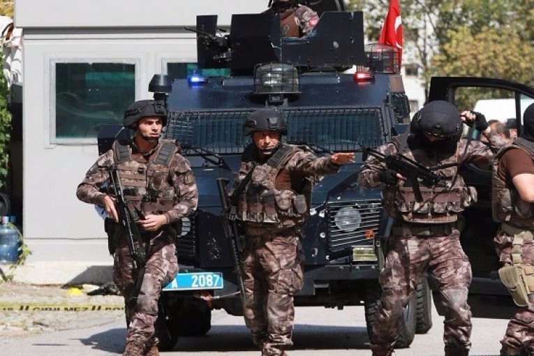 عاجل / تركيا : مسلح يقتحم مستشفى و يحتجز رهائن