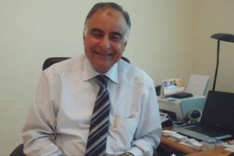 الخبير الاقتصادي عزّ الدّين سعيدان..تراجع تونس الائتماني حسب وكالة فيتش يوحي إلى أنّ تونس بلد “غير جدّي”