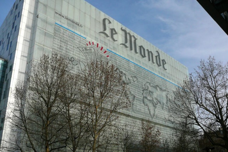 الجيوب الفارغة لا تفعل شيئا بالانسان…لكن العقول الفارغة هي التي ترينا العجب … العجاب…