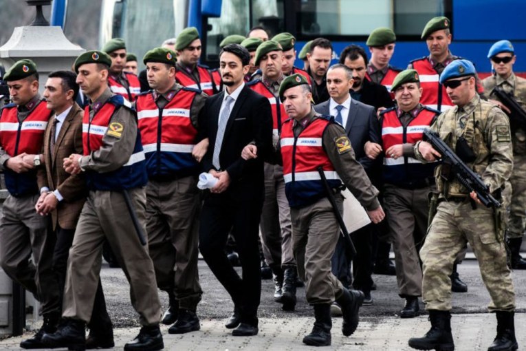 ضابط تركي: مهمتي في الانقلاب خطف أردوغان