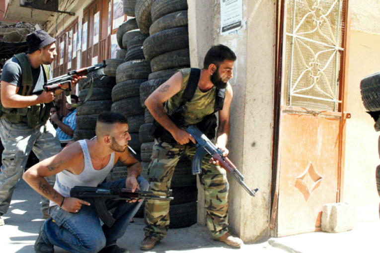 اشتباكات في طرابلس : تونس تدعو الى ضبط النفس حفاظا على وحدة ليبيا