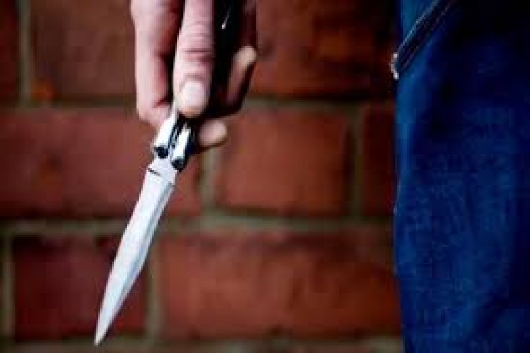 ضُبط وبحوزته سكين : كيف حاول شاب دخول البرلمان وما علاقته بنائبة عن النهضة ؟