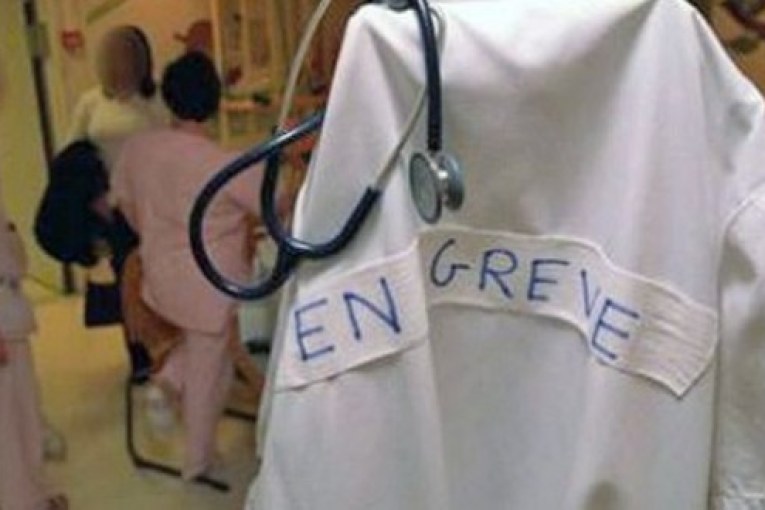 جامعة الصحة : “نادينا بإنقاذ المستشفيات العمومية.. لكن لا أحد يجيب وكأنّنا ننادي ميّتا”