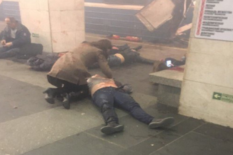 روسيا:سقوط 10 قتلى في انفجارين في محطتي ميترو