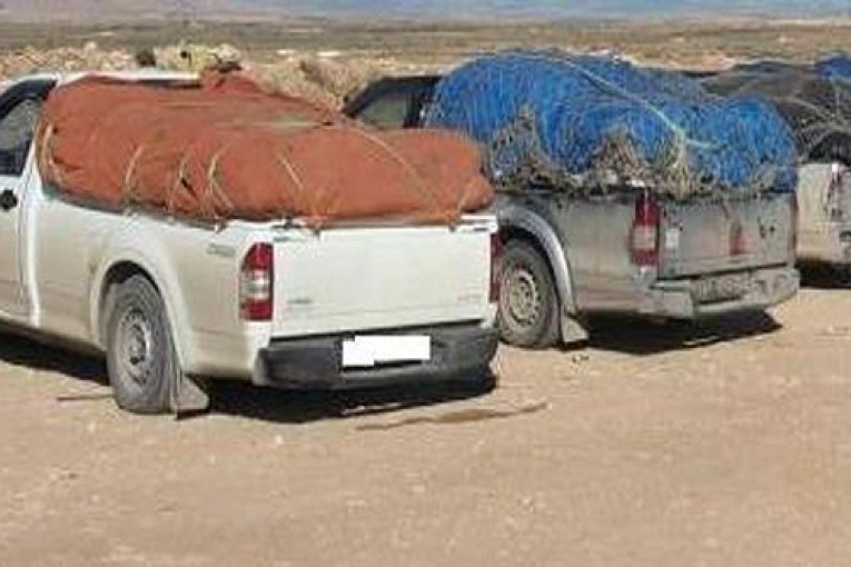 تطاوين: ضبط سيارتي تهريب محملة بـ17 بندقية صيد و50 الف حبة فياغرا و250 الف شمروخ