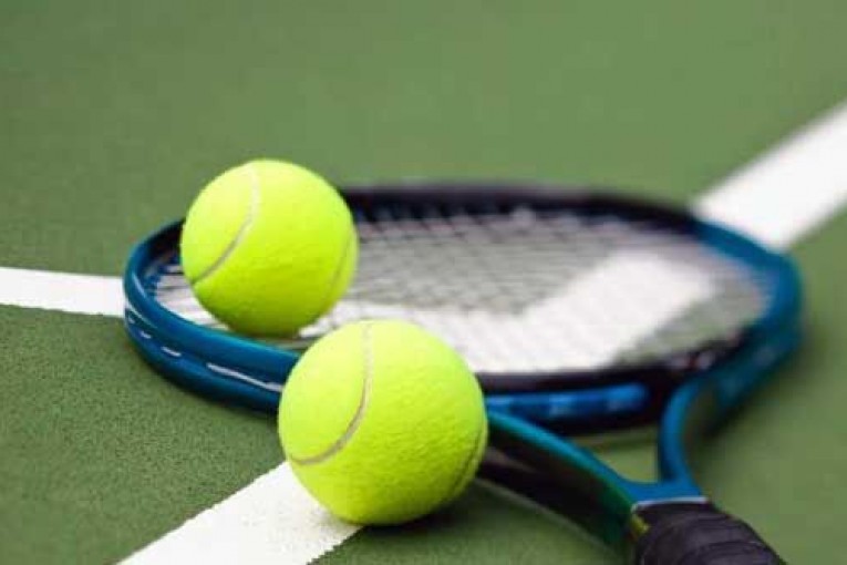 للمرة الثالثة في تونس الدورة الدولية للتنس أواسط في المهدية