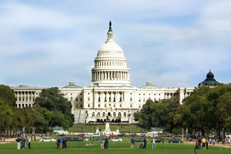 الشاهد يفتتح زيارته إلى أمريكا بلقاء وزير الدّفاع