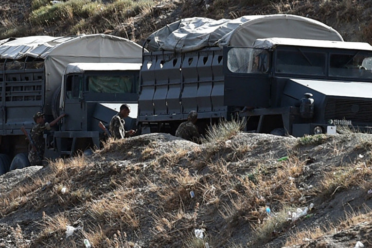 الجزائر : القضاء على 3 إرهابيين وإيقاف 13 آخرين