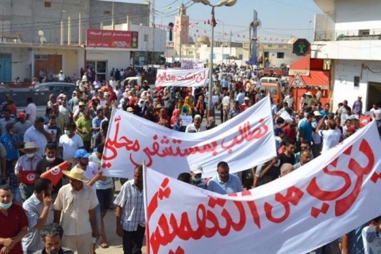 غنوش – قابس : وقفة إحتجاجية مطالبة بالتنمية والتشغيل