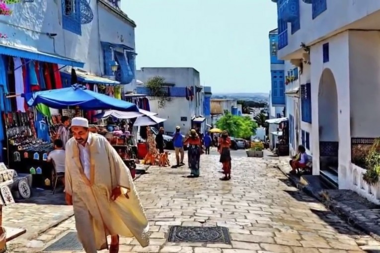 الإعلام البريطاني  : الوقت مناسب للعودة إلى تونس