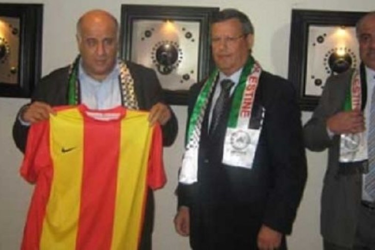 الاحتلال الصهيوني يصادر هدايا المدب لترجي واد النيص