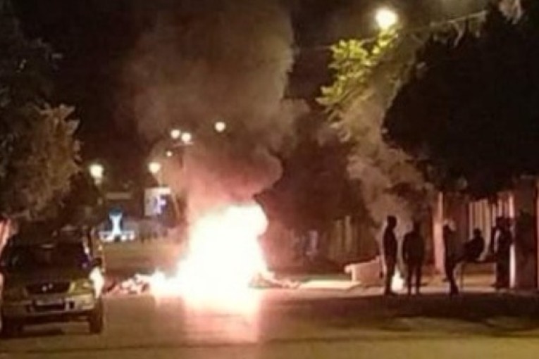 الشيباني: حجز 5127 إطارا مطاطيا مُعدة للاستعمال في الإحتجاجات الليليّة