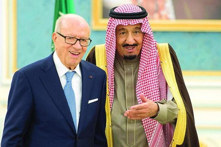 الملك سلمان يوجّه لقائد السبسي دعوة لحضور القمة العربية