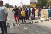 قابس: إحتجاجا على تواصل إنقطاع الماء.. أهالي غنوش يقطعون الطريق