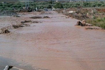 السبيخة: إنقطاع الحركة ببعض الطرقات نتيجة فيضان الأودية