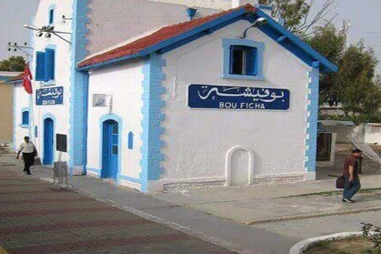 بوفيشة: دعوة الأهالي لعدم إخراج الفضلات يوم الأحد لسبب غريب (صور)