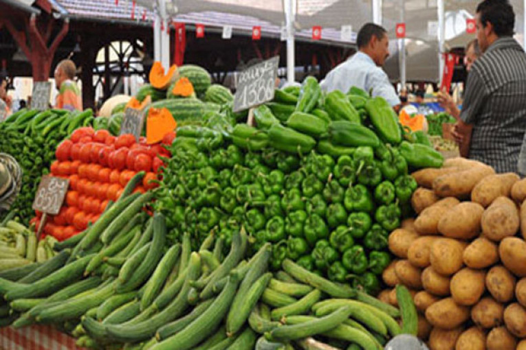 في 6 ولايات: الشرطة البلدية تحجز أطنانا من الخضر والغلال والسلع المدعمة