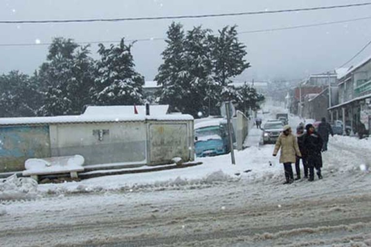 تشمل 600 عائلة:  توزيع مساعدات موجة البرد بالقصرين