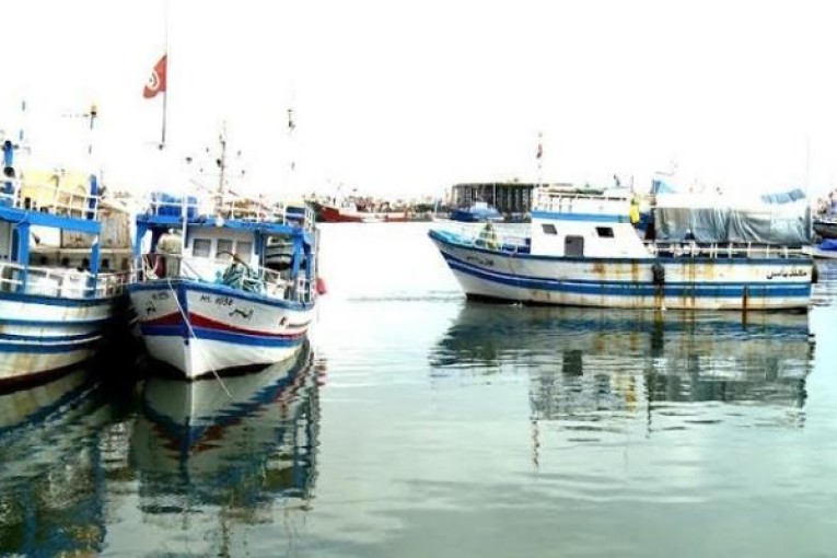 قابس ، البحارة يطالبون بتفعيل الاتفاق الحاصل حول توزيع حصة التن الأحمر عن سنة 2018