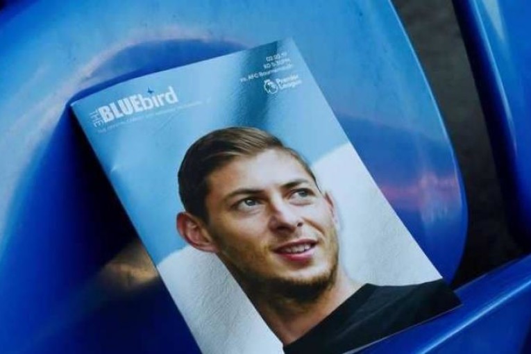 تحديد موقع حطام طائرة اللاعب سالا